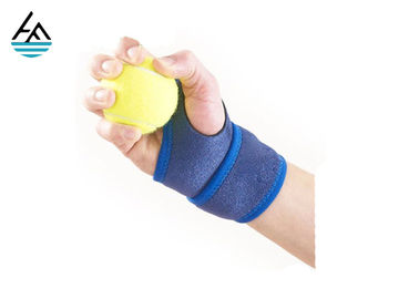 China Bule Weightlifting Wrist Wrap Wrist Bandage  With Hand Grips Pads factory